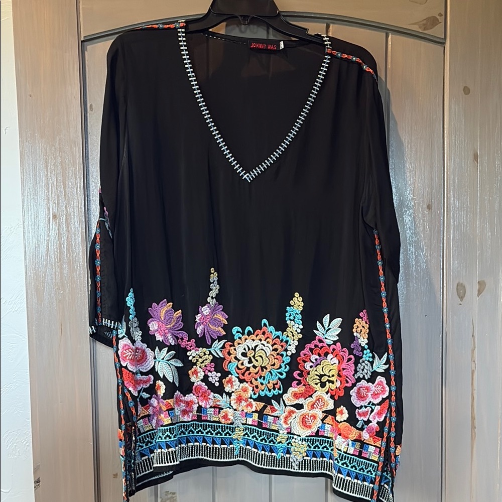 Johnny Was Black and Pink Graphic Tunic with 3/4 Sleeves